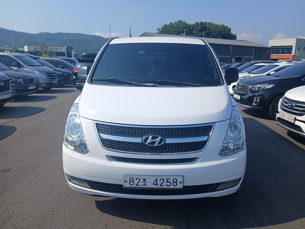 HYUNDAI Starex 2014 — Zona Franca Iquique
