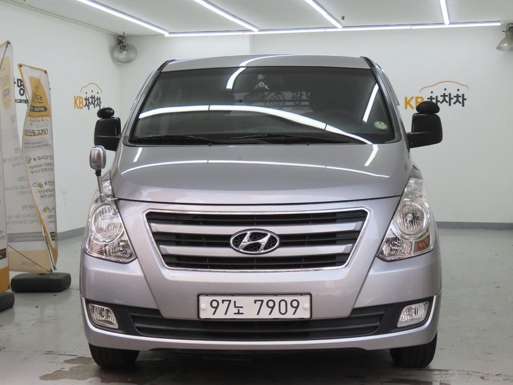 HYUNDAI Starex 2016