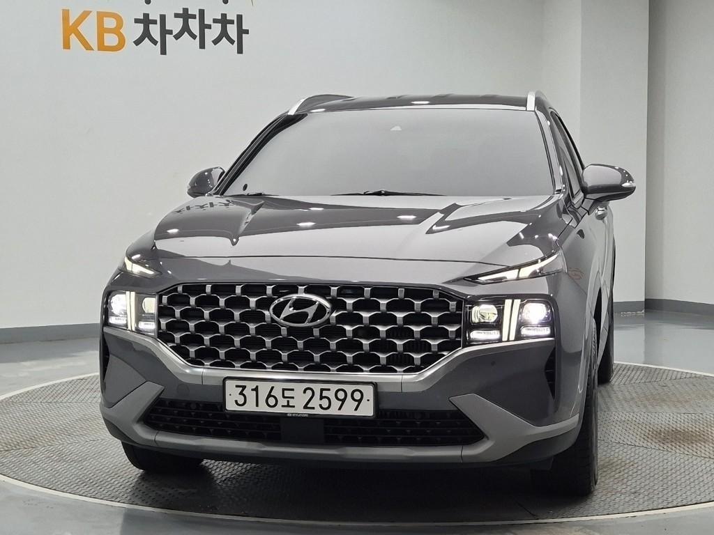 HYUNDAI Santa Fe 2022 — Zona Franca Iquique