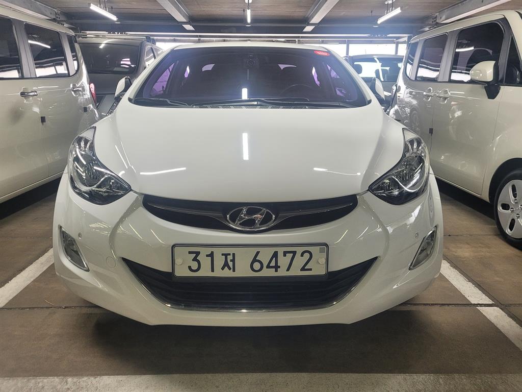 HYUNDAI Avante 2012 — Zona Franca Iquique