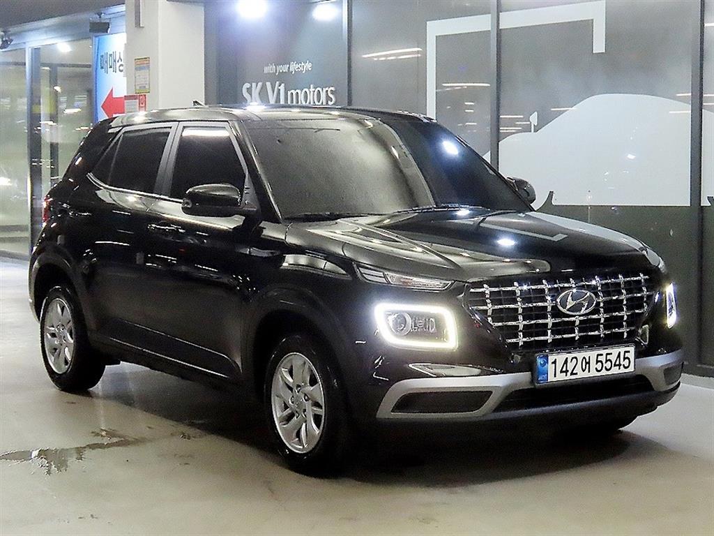 HYUNDAI Venue