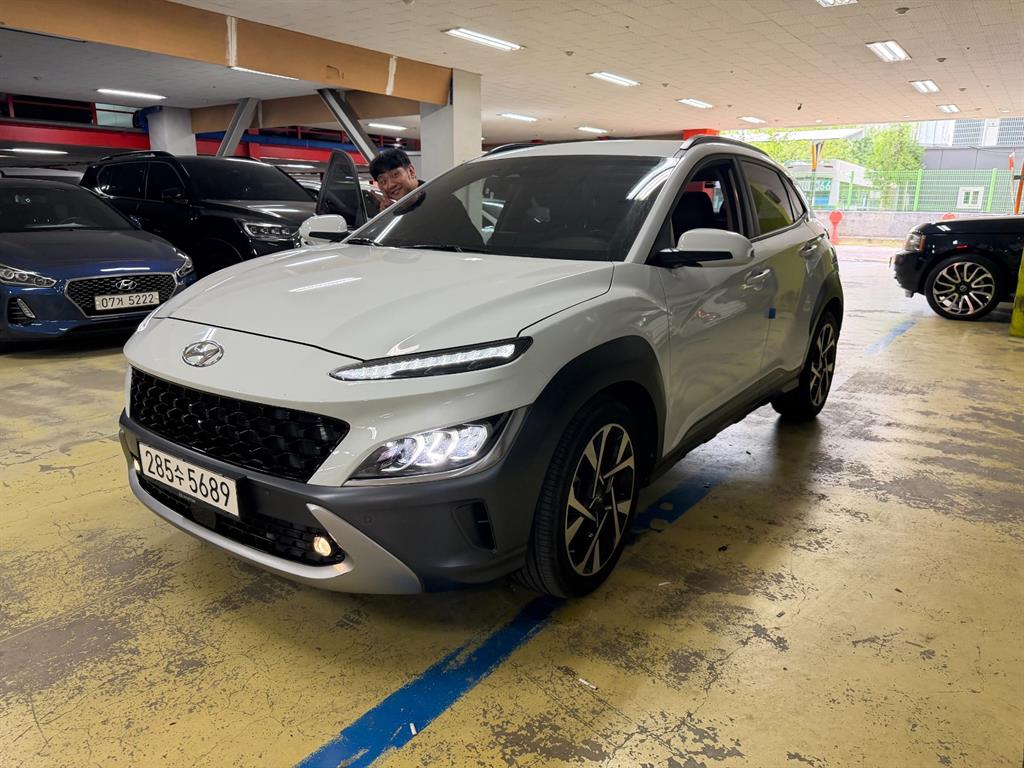 HYUNDAI Kona