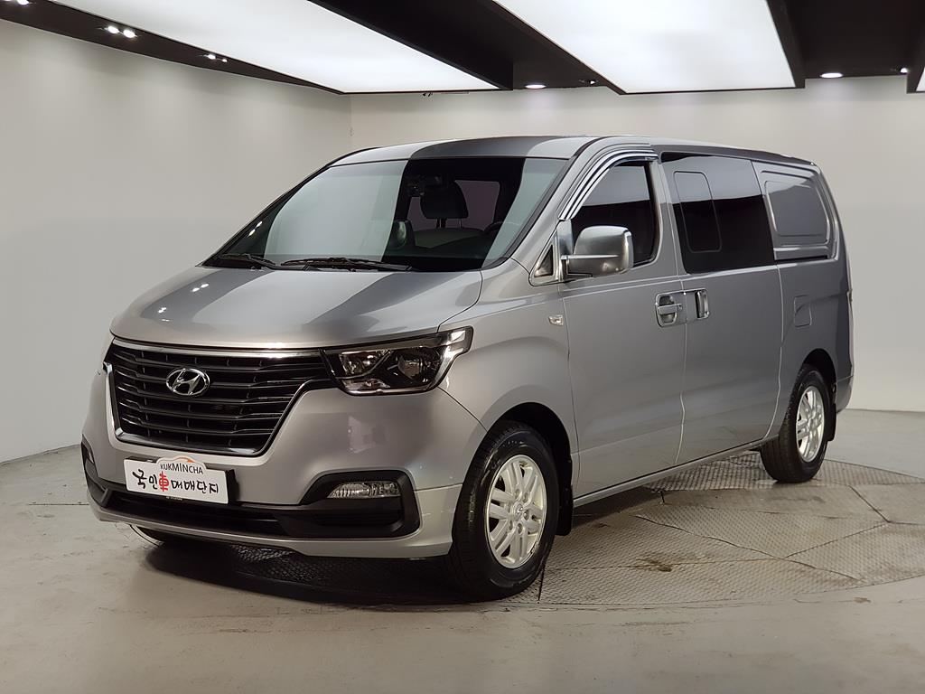 HYUNDAI Starex 2018