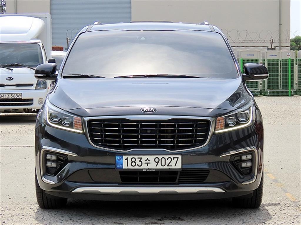 KIA Carnival