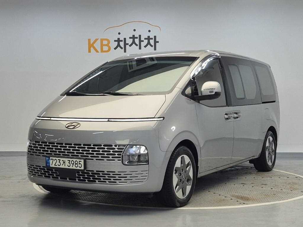 HYUNDAI Staria 2023 — Zona Franca Iquique