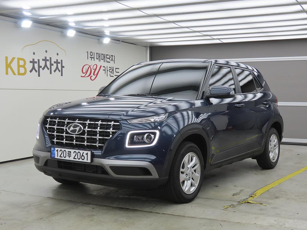 HYUNDAI Venue