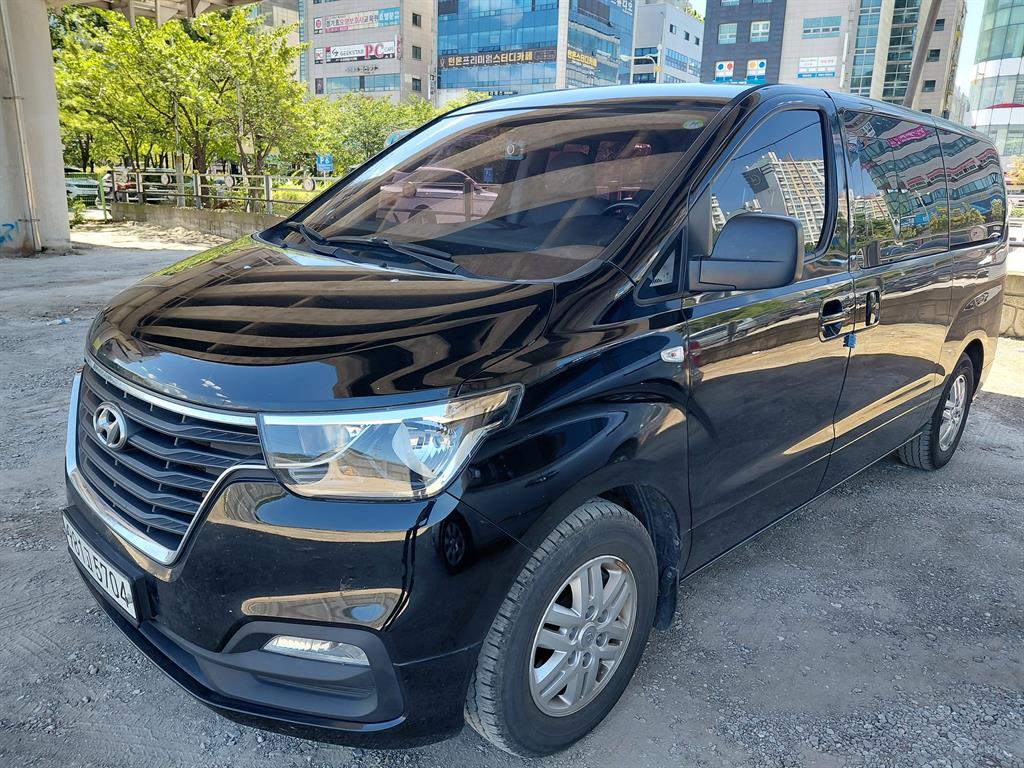 HYUNDAI Starex 2018 — Zona Franca Iquique