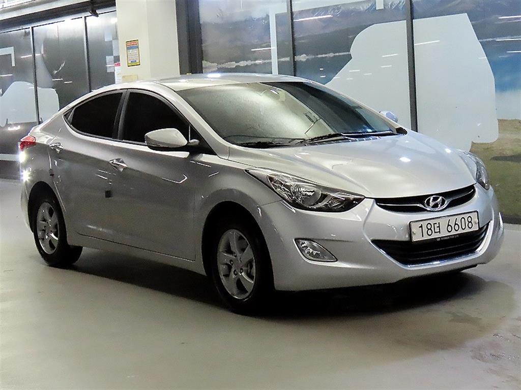 HYUNDAI Avante