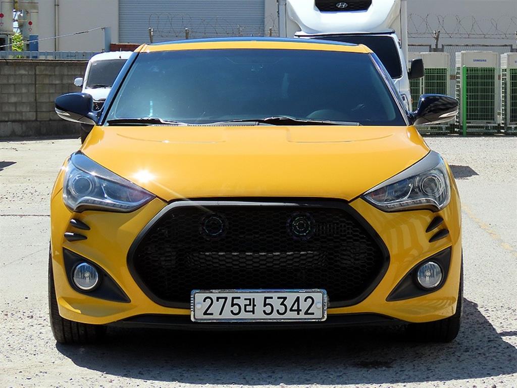 HYUNDAI Veloster