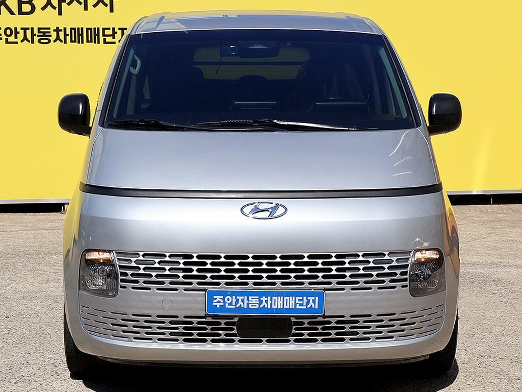 HYUNDAI Staria 2022 — Zona Franca Iquique