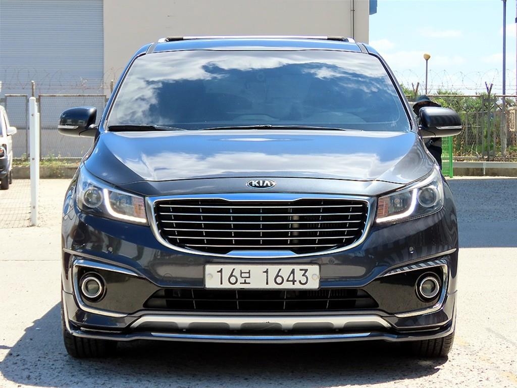 KIA Carnival