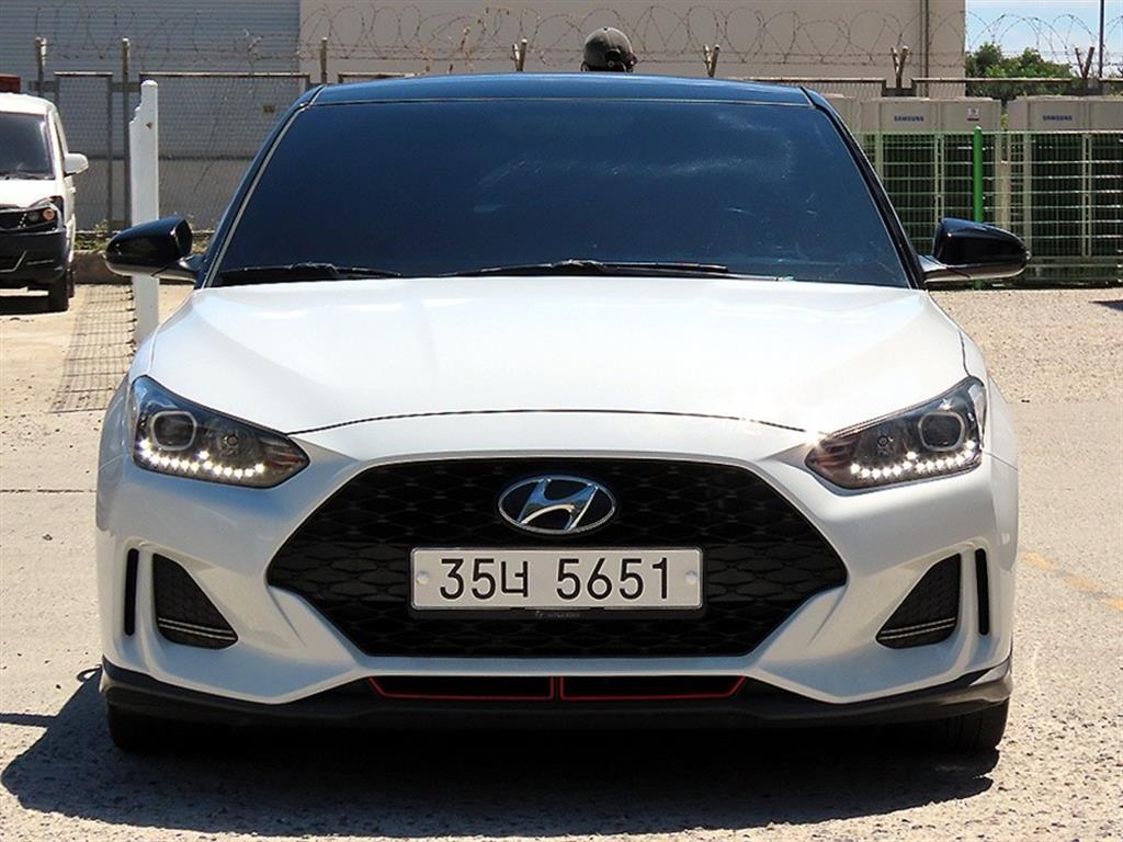 HYUNDAI Veloster