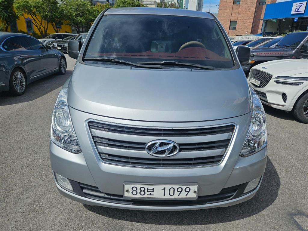 HYUNDAI Starex 2015