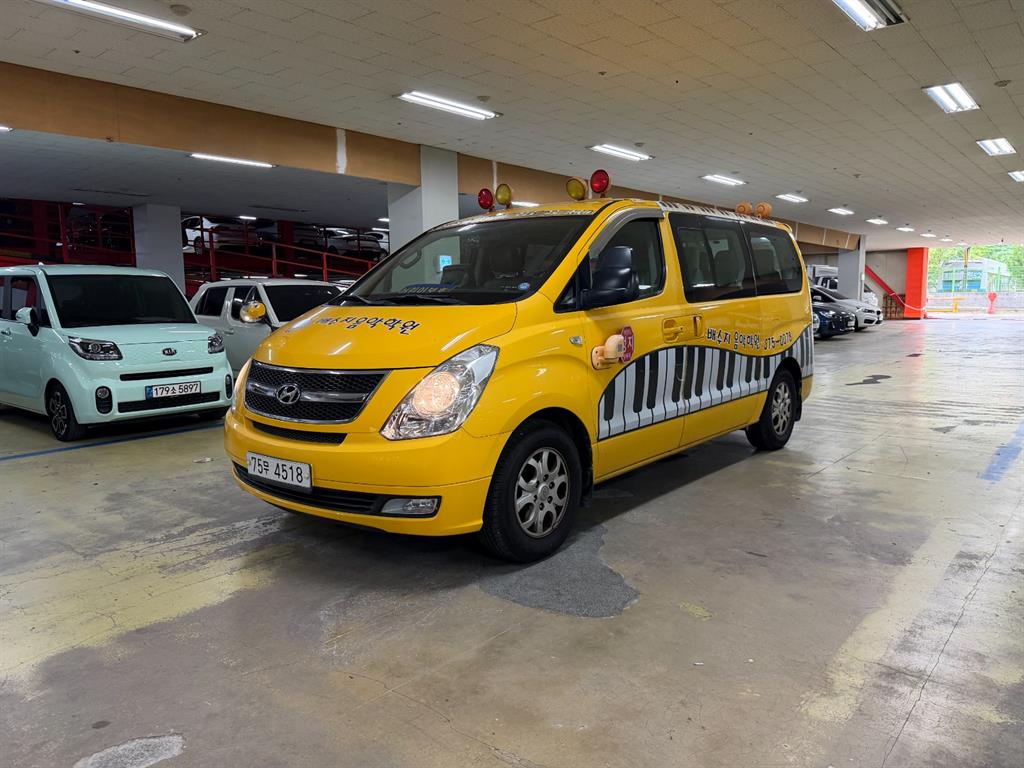HYUNDAI Starex 2015 — Zona Franca Iquique