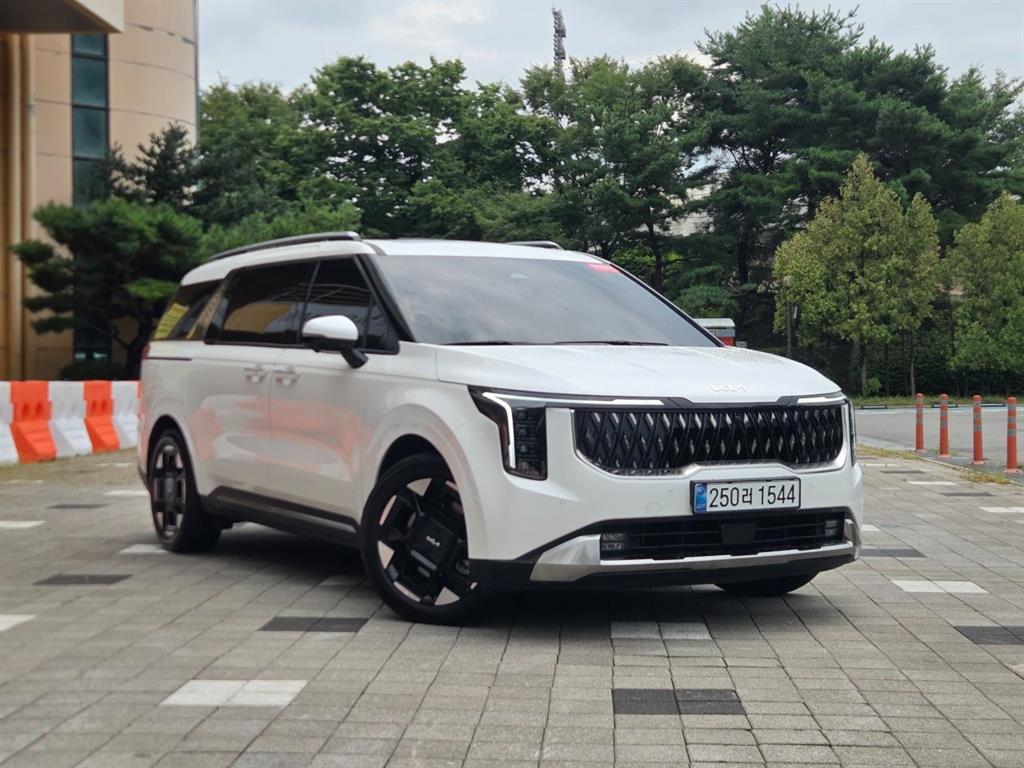 KIA Carnival 2025