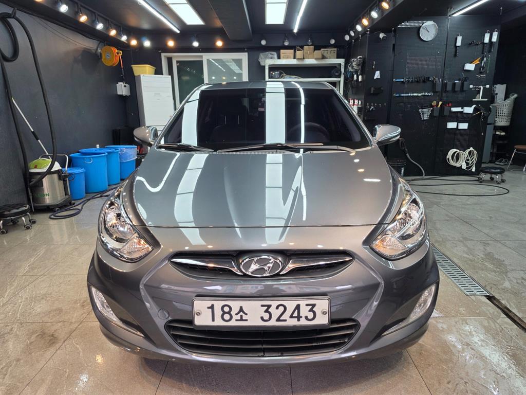 HYUNDAI Accent 2013 — Zona Franca Iquique