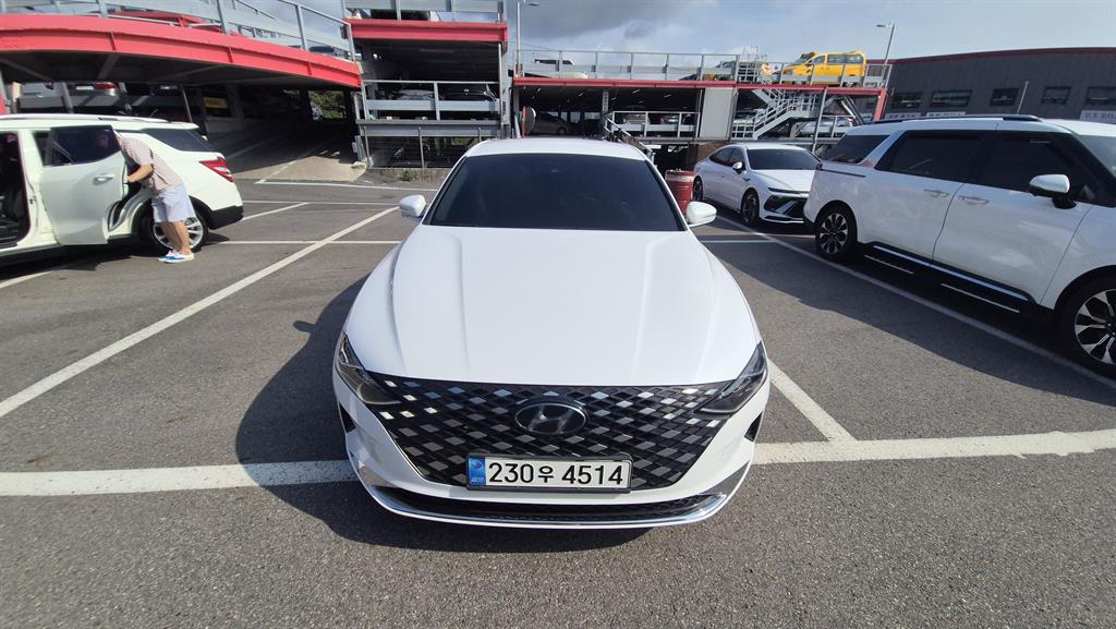 HYUNDAI Grandeur