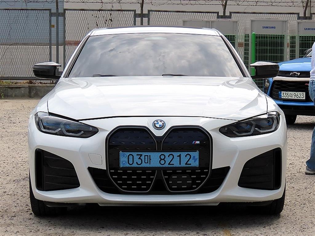 BMW i4