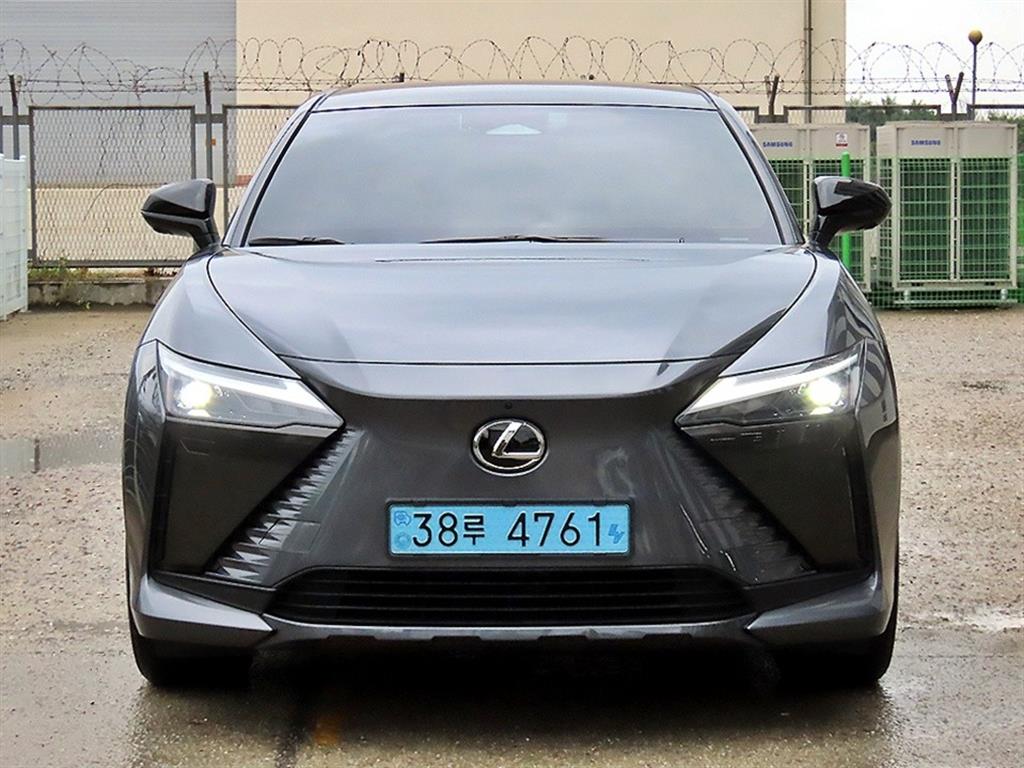 Lexus RZ