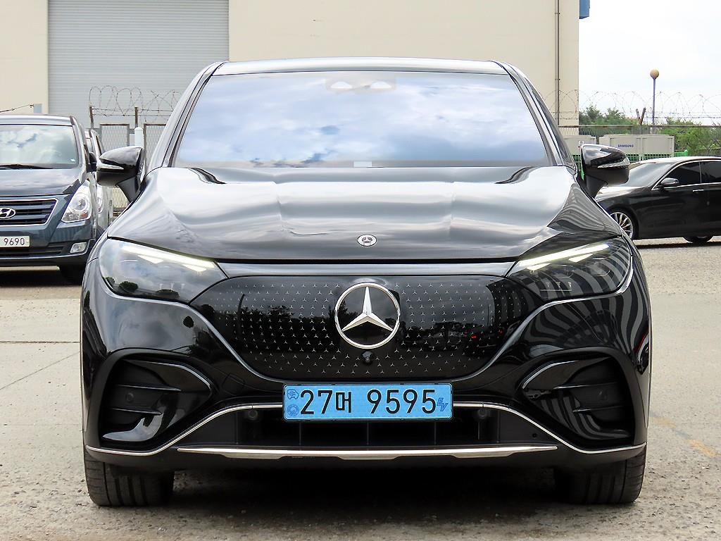 Mercedes Benz EQE