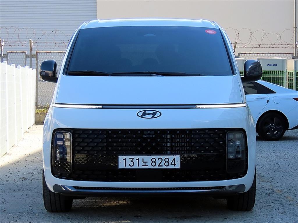 HYUNDAI Staria 2025 — Zona Franca Iquique