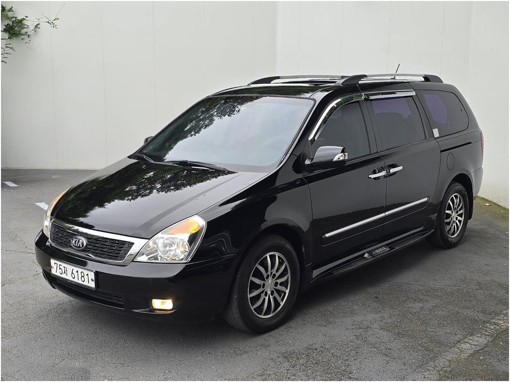 KIA Carnival 2013 — Zona Franca Iquique