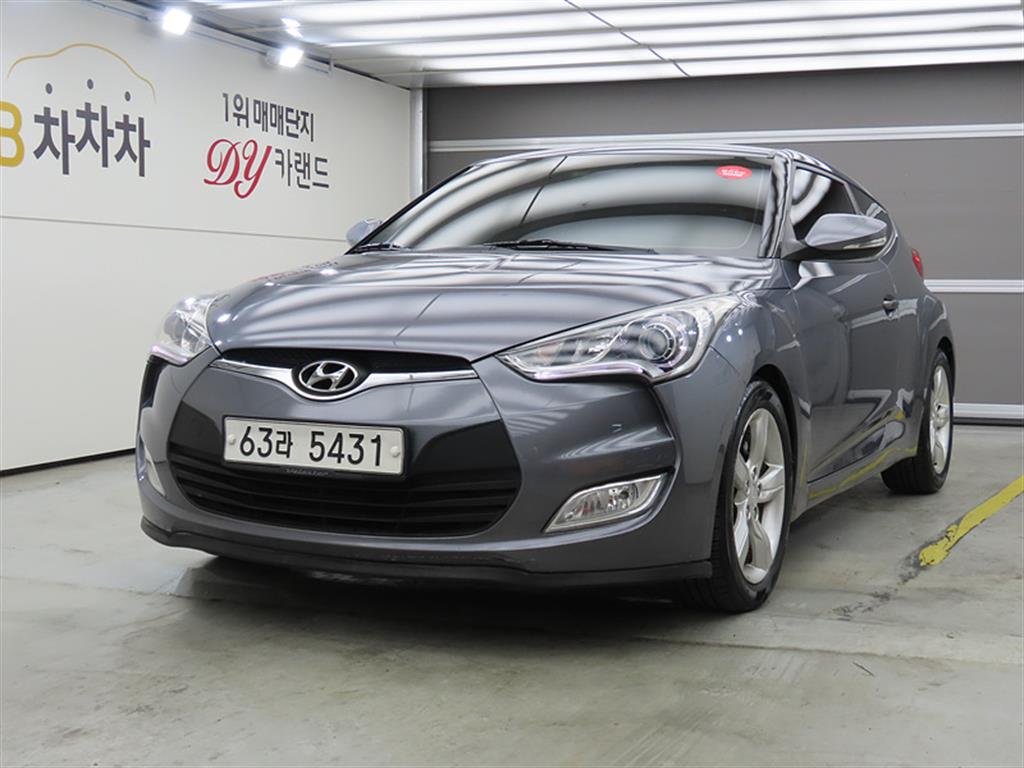 HYUNDAI Veloster