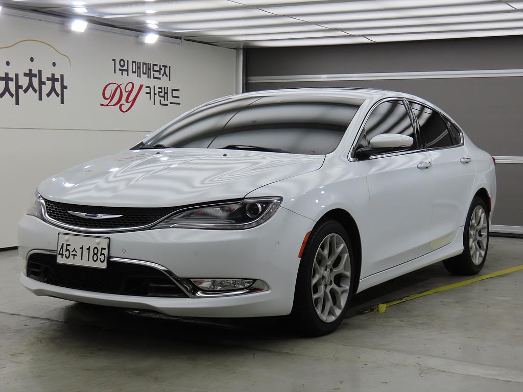 Chrysler 200