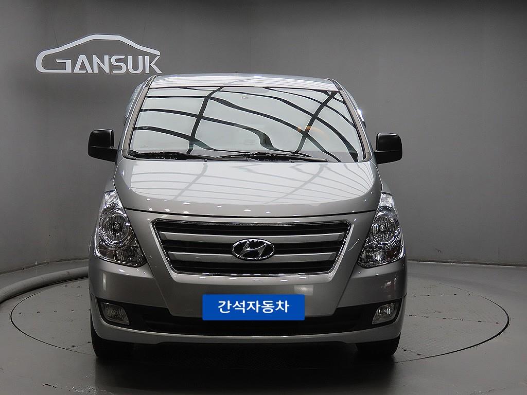 HYUNDAI Starex 2017