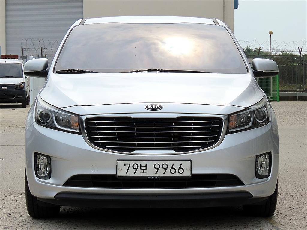 KIA Carnival
