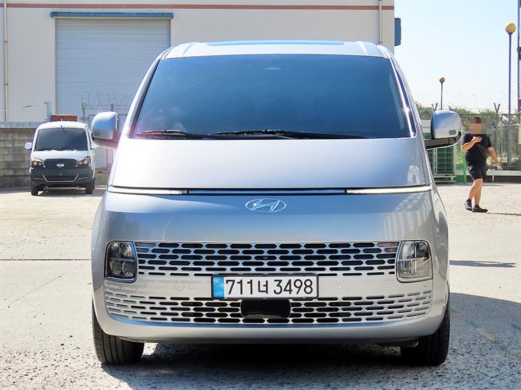 HYUNDAI Staria 2024 — Zona Franca Iquique