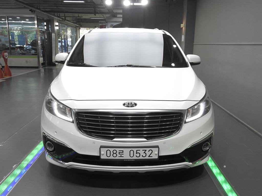 KIA Carnival 2017 — Zona Franca Iquique