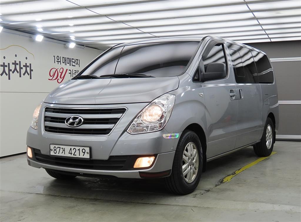HYUNDAI Starex 2018