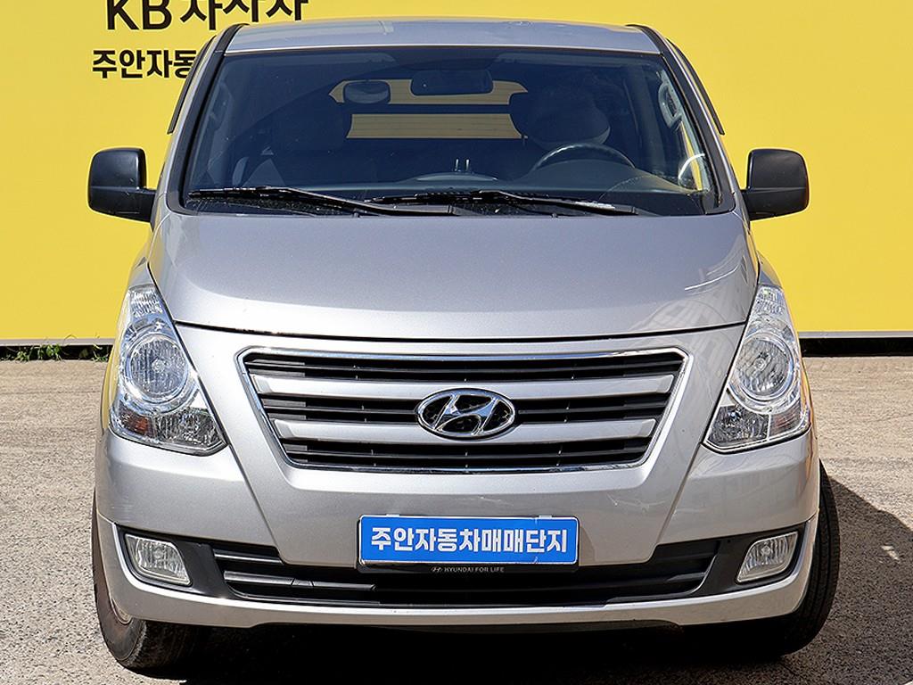 HYUNDAI Starex 2016