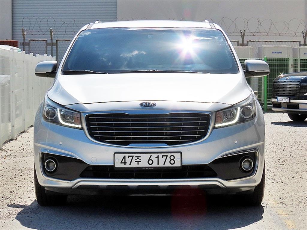 KIA Carnival 2018 — Zona Franca Iquique