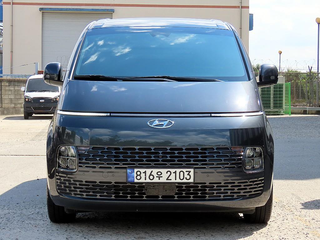 HYUNDAI Staria 2024 — Zona Franca Iquique