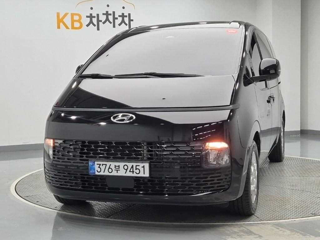 HYUNDAI Staria 2022 — Zona Franca Iquique