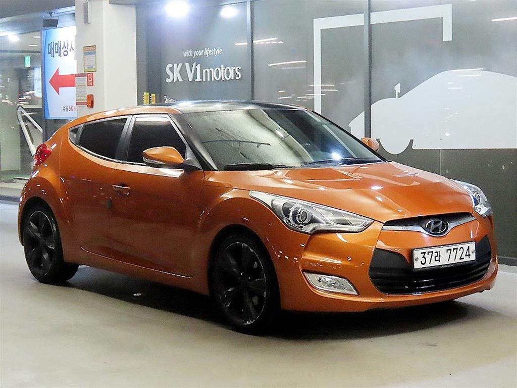 HYUNDAI Veloster