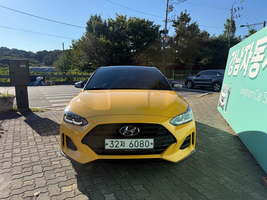 HYUNDAI Veloster