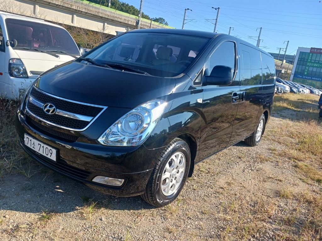 HYUNDAI Starex 2015