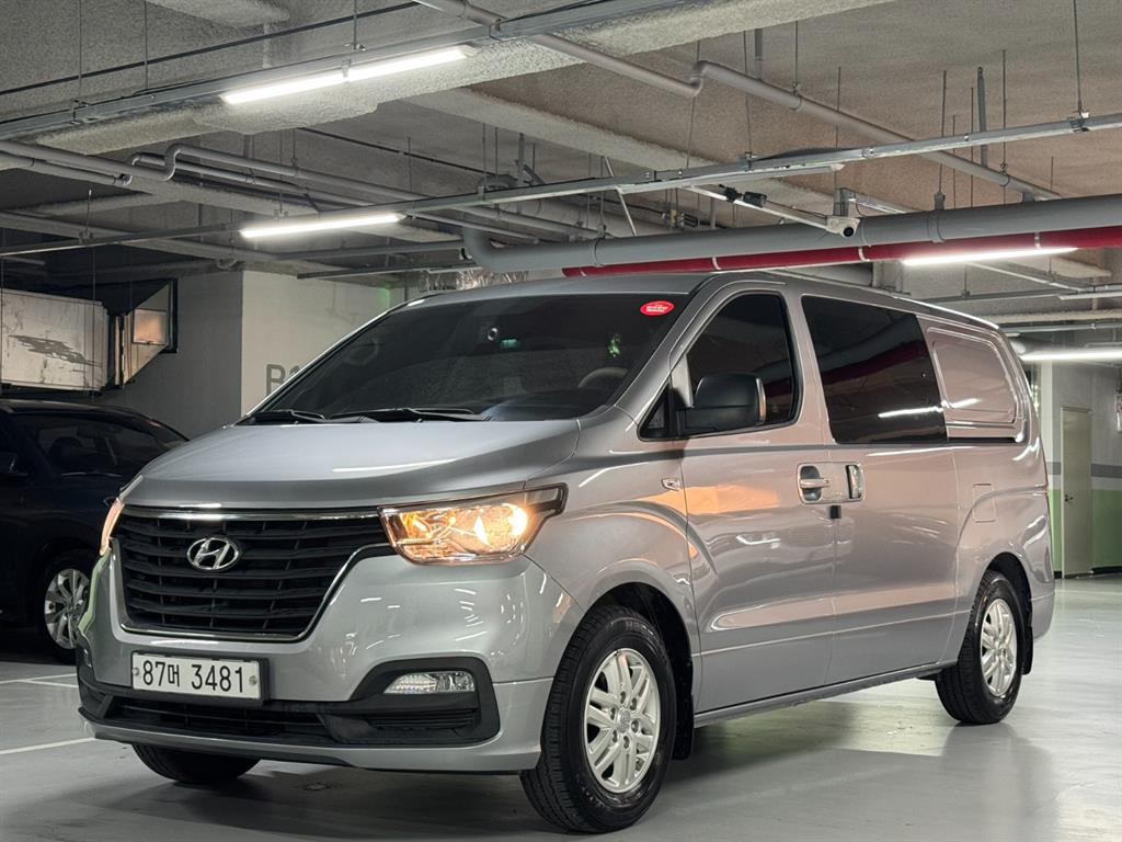 HYUNDAI Starex 2021