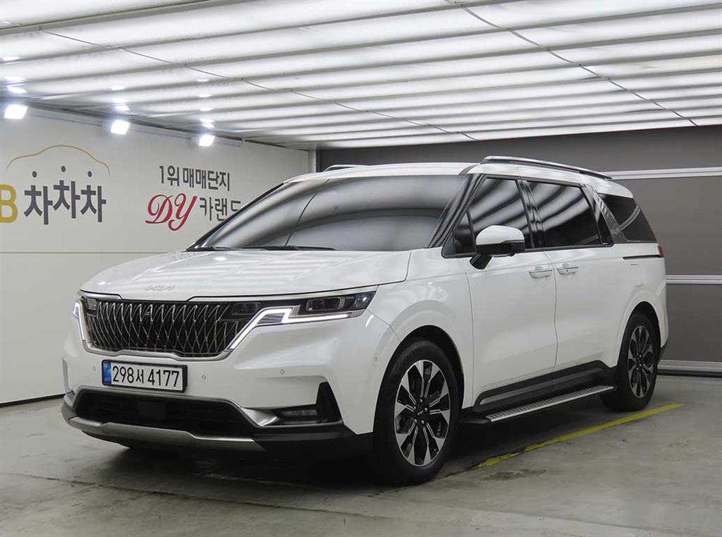 KIA Carnival 2023 — Zona Franca Iquique