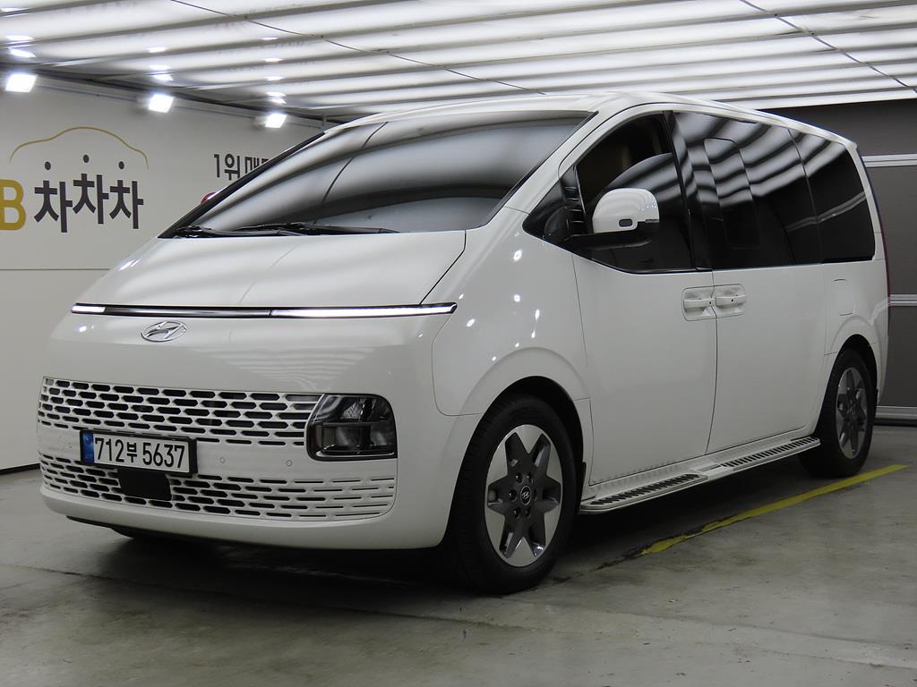 HYUNDAI Staria 2023 — Zona Franca Iquique