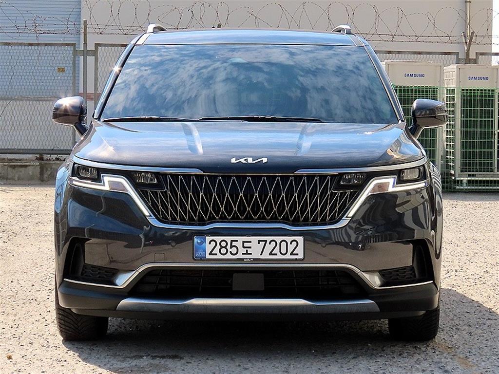 KIA Carnival 2023 — Zona Franca Iquique