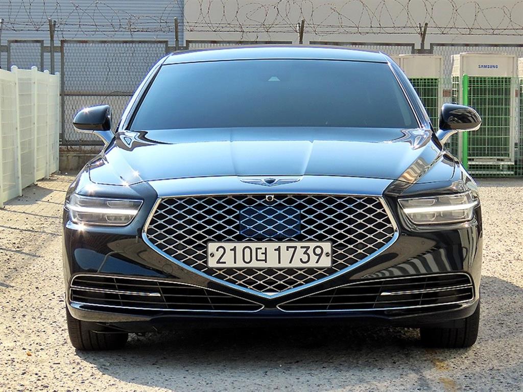 Genesis G90