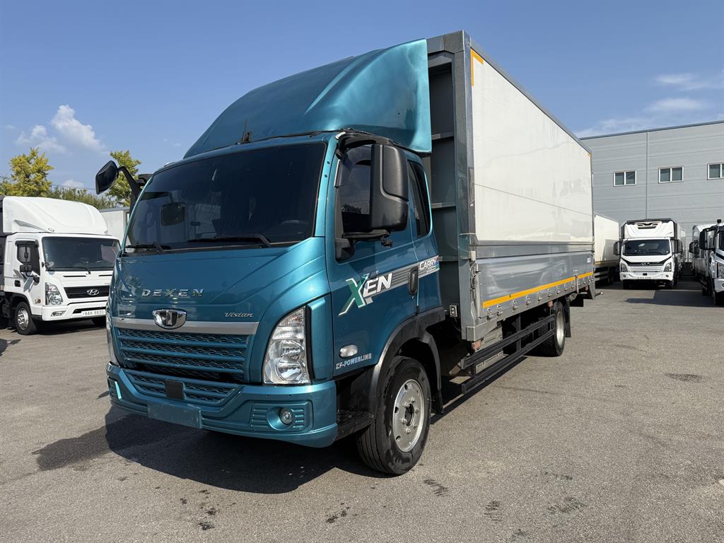 medium and large cargo truck