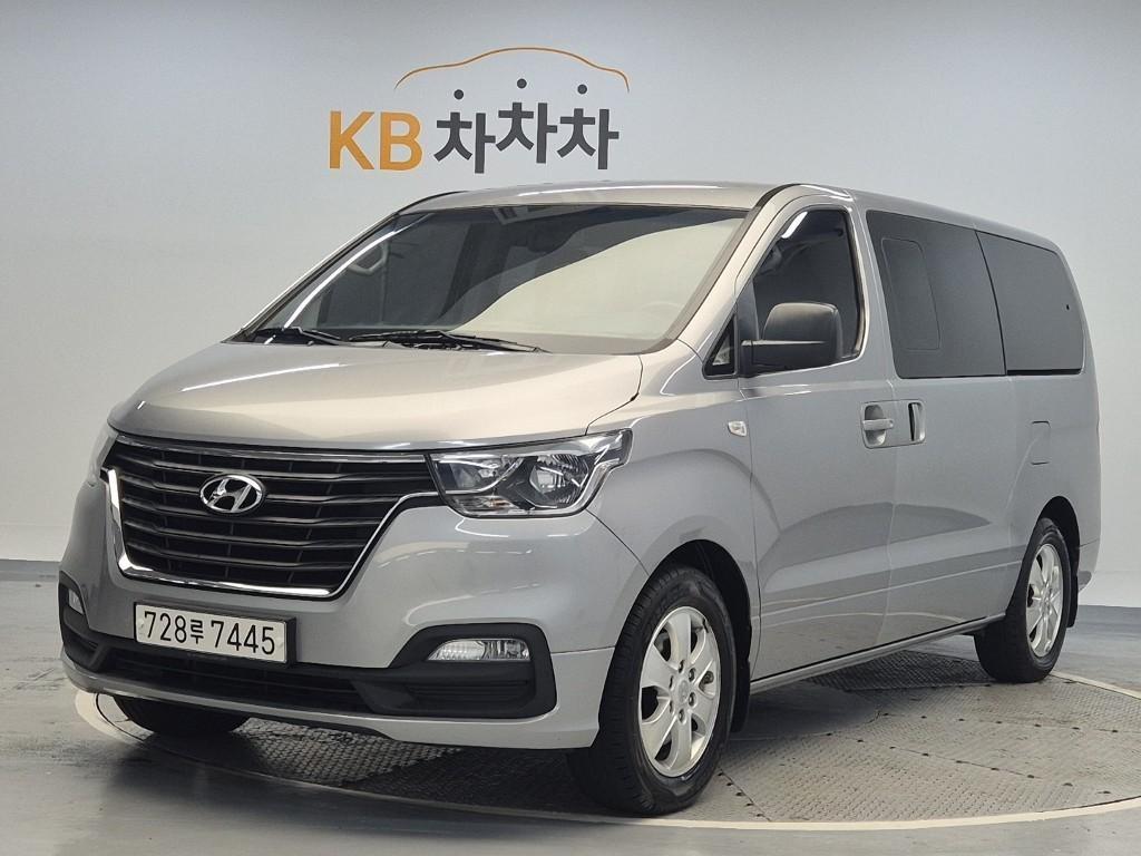 HYUNDAI Starex 2018