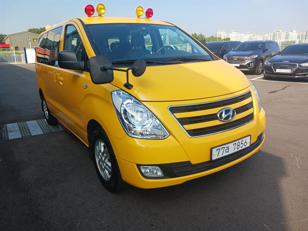 HYUNDAI Starex 2018