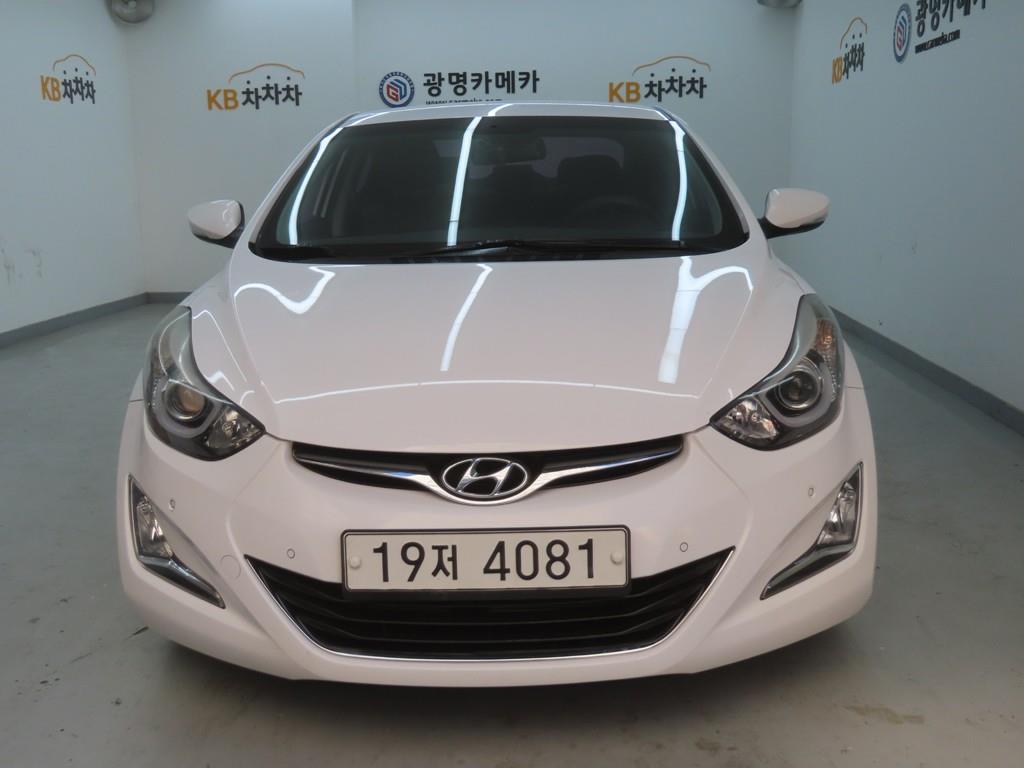 HYUNDAI Avante 2014 — Zona Franca Iquique