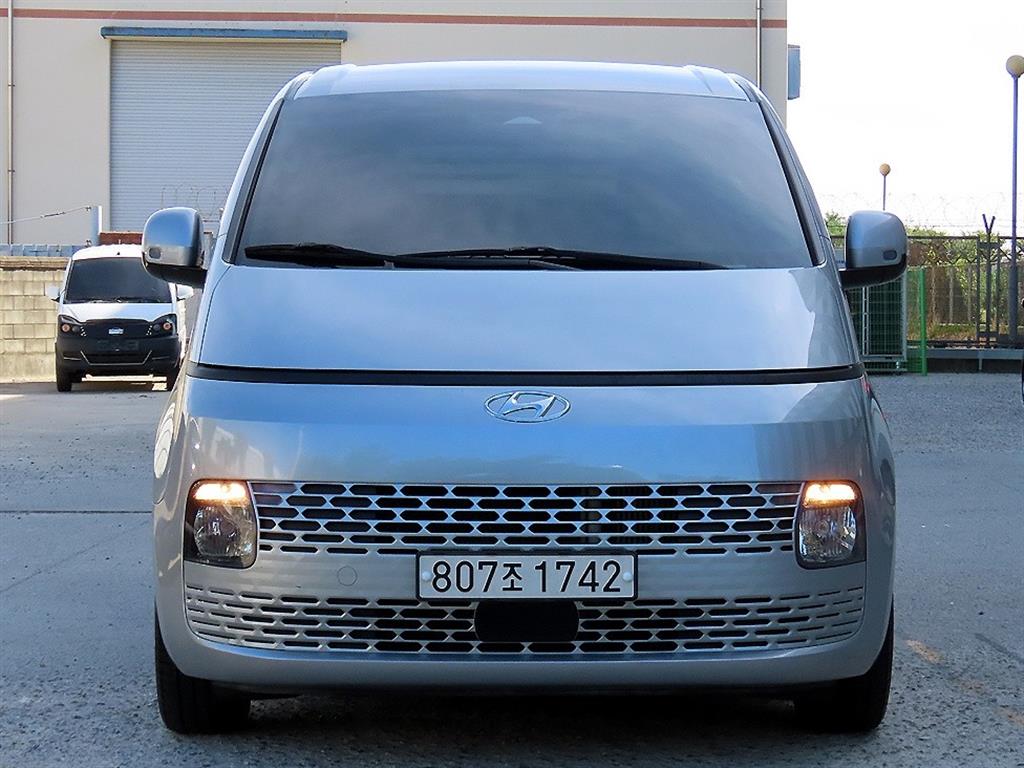 HYUNDAI Staria 2022 — Zona Franca Iquique